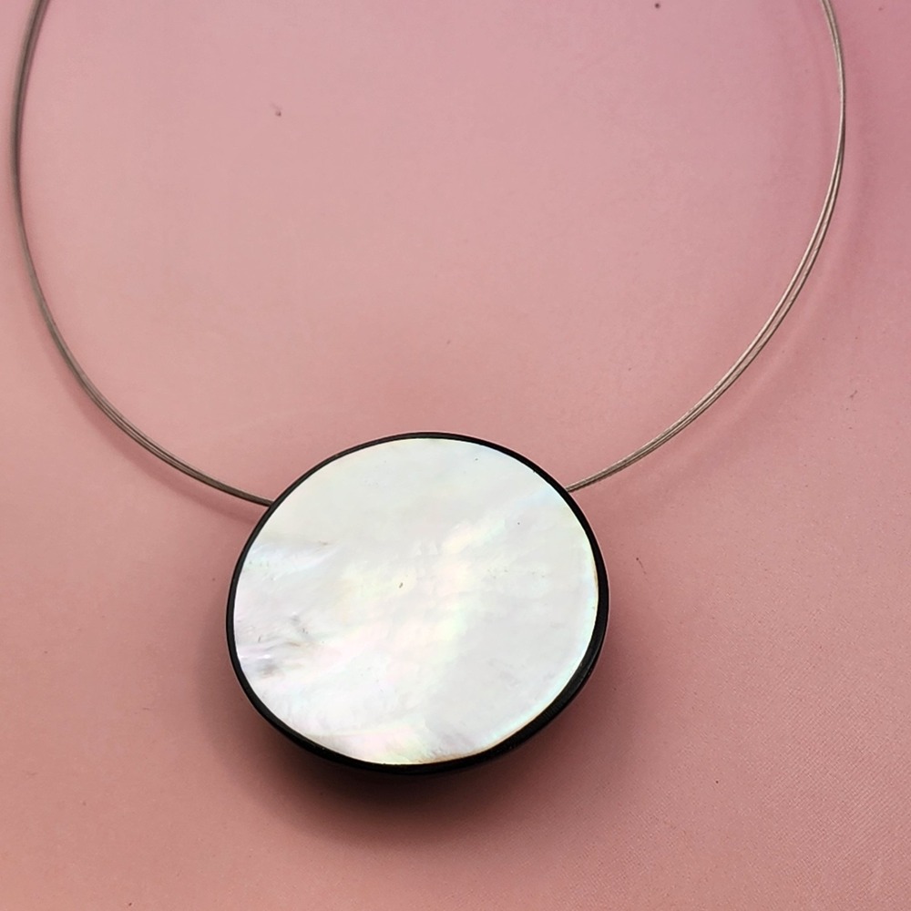 Mother of Pearl Shell Disc Pendant Wire Cable Necklace Black Silver Tone Modern